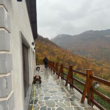 Zeneli Alpin Chalet Cerem 외부 사진